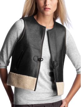 Women: Cropped leather vest - true black