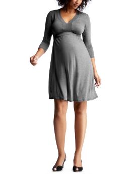Maternity: Versatile V-neck dress - charcoal