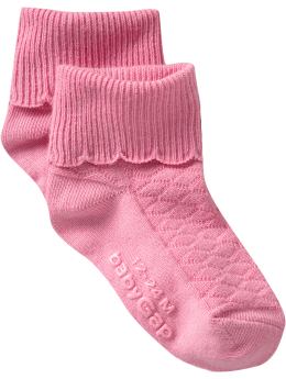 BabyGap: Scalloped diamond pattern socks - pink taffy