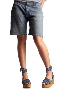 Women: Oversized denim shorts - faded original