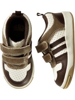 BabyGap: Velcro leather sneakers - fudge brownie