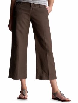 Women: Button-tab cropped pants - earth brown