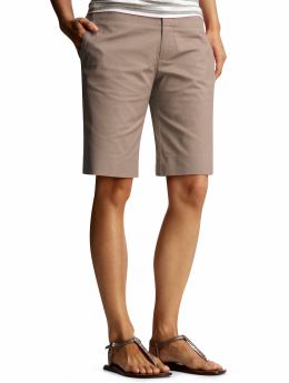 Women: Hip slung Bermuda shorts - terrain