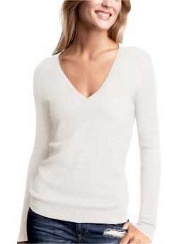 Women: Seed-stitched V-neck sweater - off white