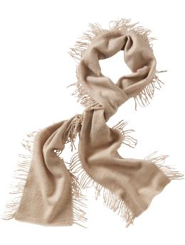 Women: Fringed wool scarf - mocha cream