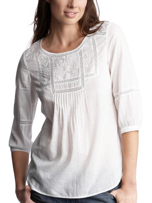 Gap Lightweight embroidered blouse