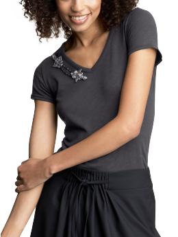 Applique V-neck T