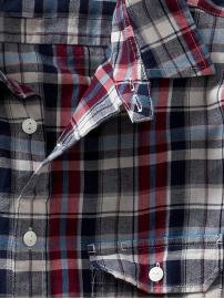 Blue and red plaid two-pocket shirt