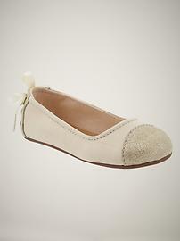 Capped ballet flats