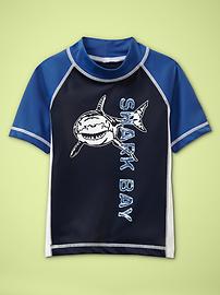 Surfing rashguard