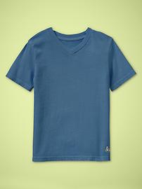 Garment-dyed V-neck T