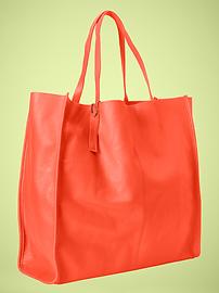 Leather travel tote