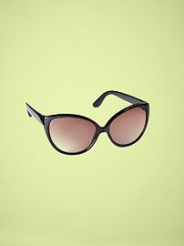 Cat eye sunglasses