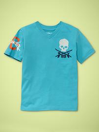 Graphic V-neck T