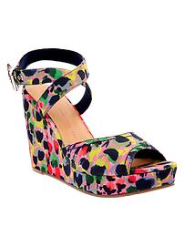 Printed wedge sandals