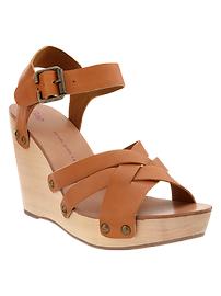 Wooden wedge sandals