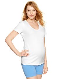 Essential heavier-knit U-neck T