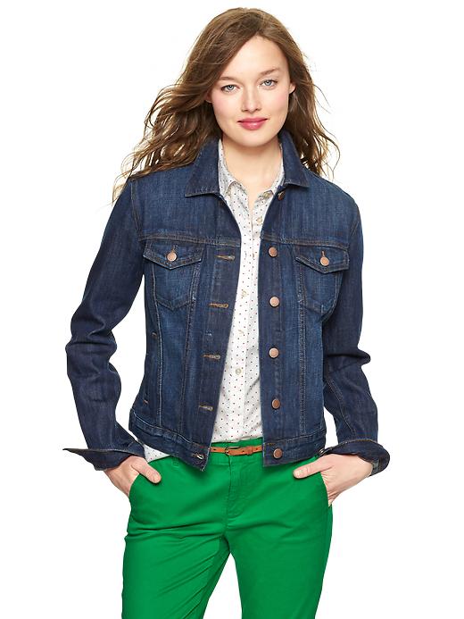 does the gap sell levis