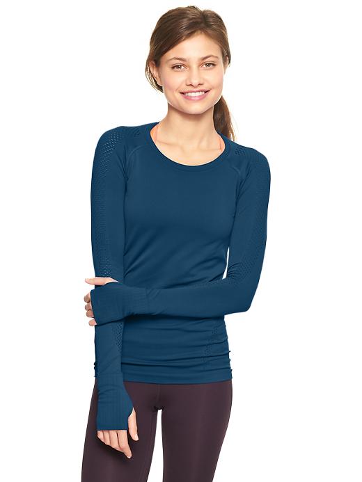 Image number 3 showing, GapFit Motion perforated long-sleeve T