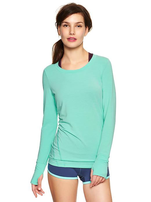 Image number 10 showing, GapFit Breathe Long Sleeve T-Shirt