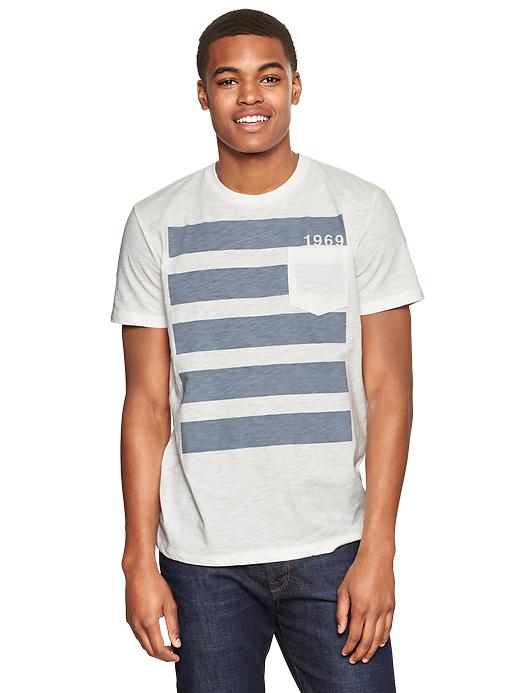 Image number 1 showing, Patch-pocket graphic T-shirt