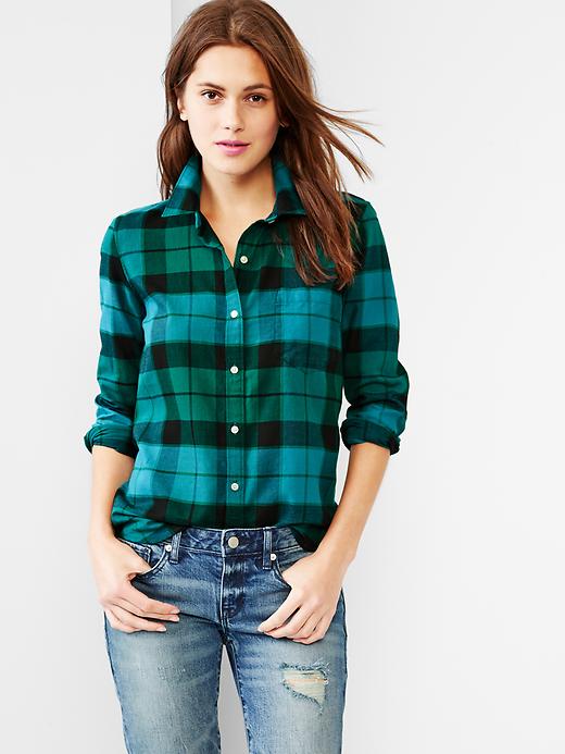 View large product image 1 of 1. Fitted boyfriend plaid oxford shirt