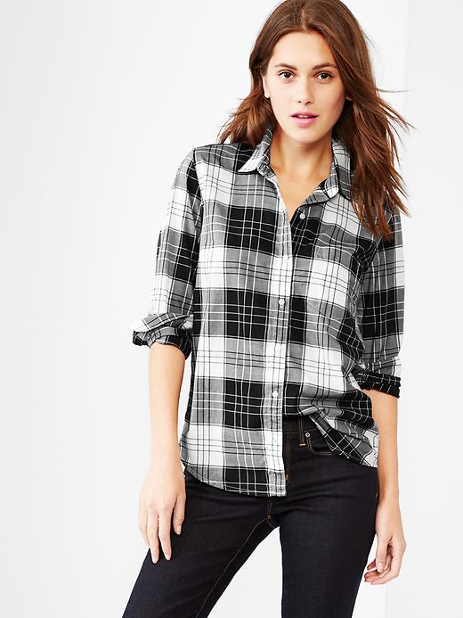 View large product image 1 of 1. Fitted boyfriend plaid poplin shirt