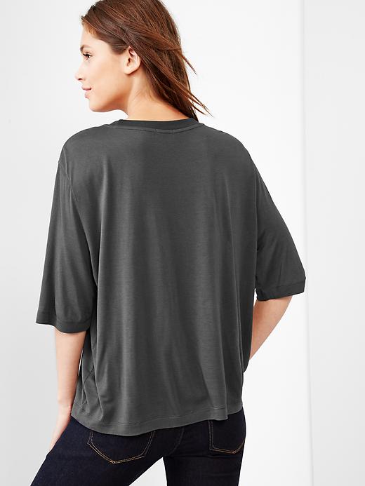 Image number 2 showing, Fluid relaxed tee