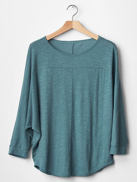 Image number 5 showing, Dolman-sleeve shirttail tee