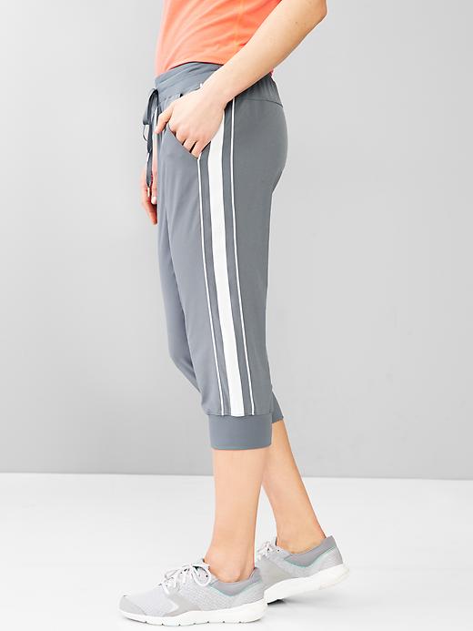 Image number 3 showing, GapFit cropped woven joggers