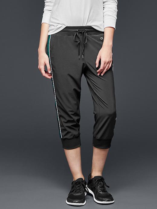 Image number 6 showing, GapFit cropped woven joggers