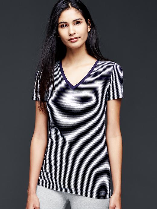 Image number 10 showing, Pure Body V-neck tee