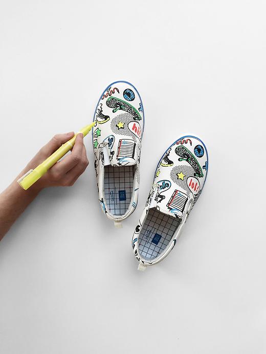 Image number 2 showing, GapKids x ED customizable slip-on sneakers