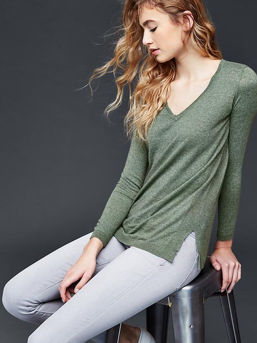 View large product image 1 of 1. Linen seamed V-neck pullover