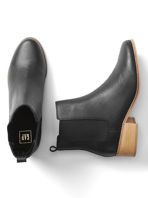 Image number 2 showing, Chelsea boots