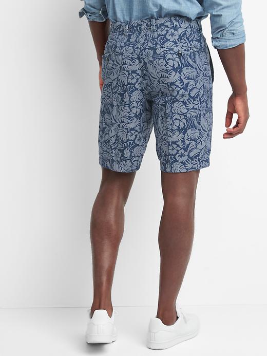 Image number 2 showing, 10" Floral Print Shorts in Linen-Cotton