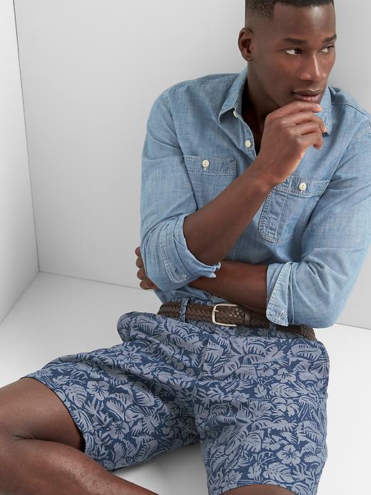 Image number 5 showing, 10" Floral Print Shorts in Linen-Cotton
