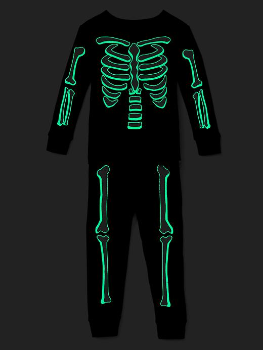 Image number 3 showing, Halloween glow-in-the-dark bones sleep set