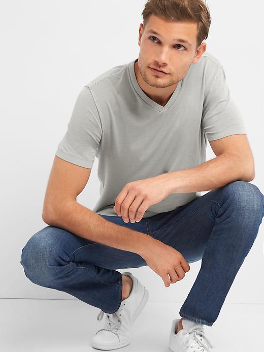 Image number 8 showing, Essential Short Sleeve V-Neck T-Shirt