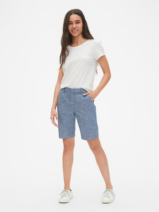 Image number 3 showing, 10" Bermuda Shorts in Stretch Chambray