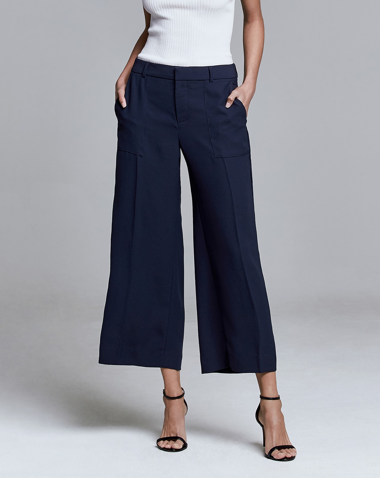 black fit pant thumbnail front