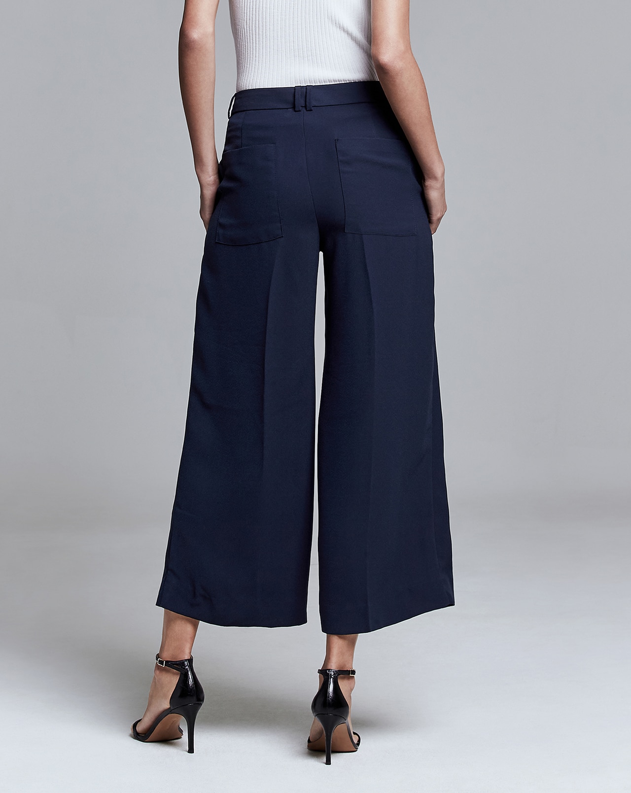 black fit pant thumbnail side