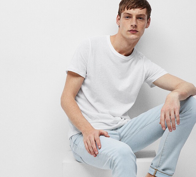men's white tee