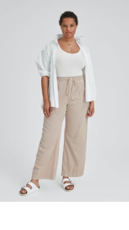 Gap white pants, Women's Fashion, Bottoms, Jeans on Carousell