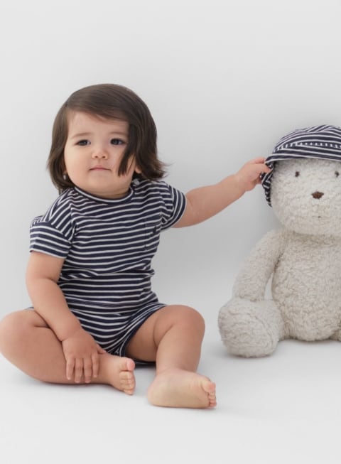 GAP Baby Boys 3-6 Months Gray "I Love You" One-Piece Sweater Bodysuit Romper GAP Baby Boys 3-6 Months Gray "I Love You" One-Piece Sweater Bodysuit Romper