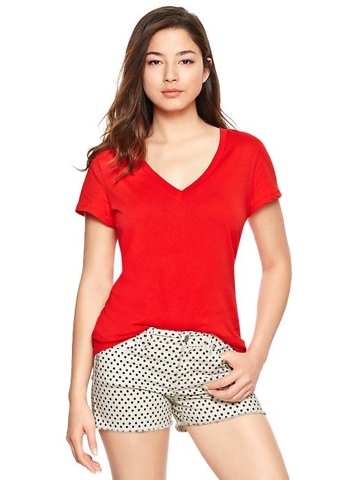 1 of 8 showing, with the color tomato of product Essential short-sleeve V-neck tee
