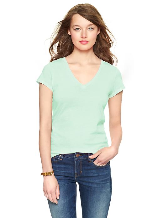 1 of 8 showing, with the color quince of product Essential short-sleeve V-neck tee