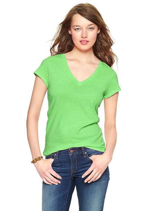 1 of 8 showing, with the color cabo green of product Essential short-sleeve V-neck tee