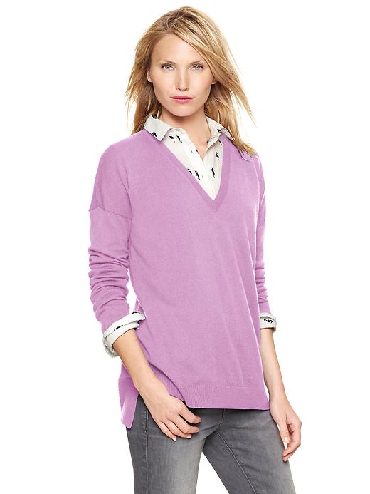 1 of 8 showing, with the color purple rose of product Eversoft V-neck sweater