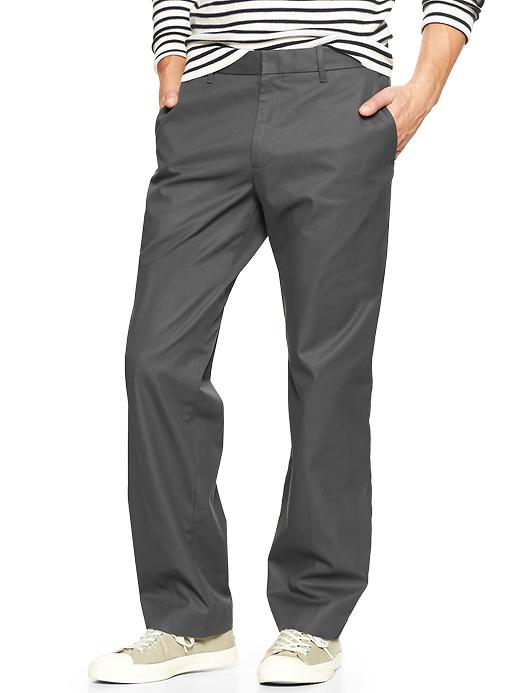 1 of 8 showing, with the color flint gray of product The tailored khaki (relaxed fit)
